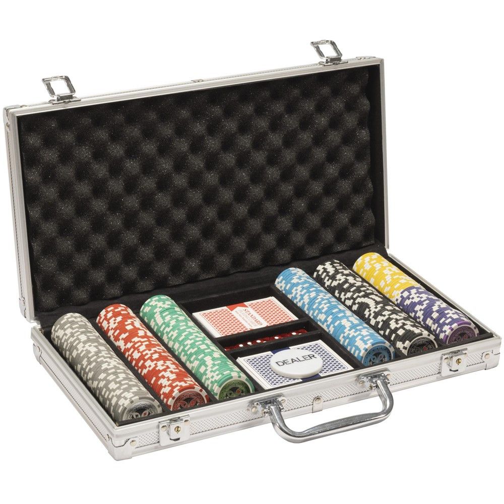 Roulette-Tisch in elegantem Casino-Ambiente
